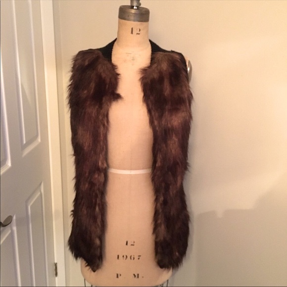 Faux Fur Vest - Picture 1 of 5
